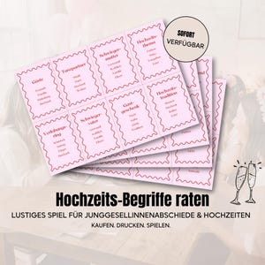 Op de afbeelding: Een stapel roze kaarten met een decoratieve rand, met Duitse tekst over bruiloften. De kaarten zijn gelabeld met woorden als "Gasten" en "Bruiloftthema". De zin "Hochzeits-Begriffe raten" staat onderaan.