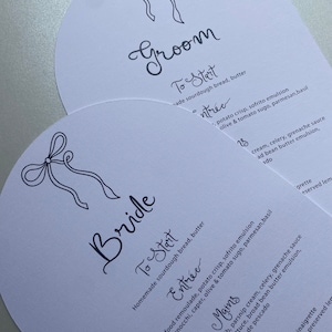 Menú de boda Bow Arch: cartulina de lino personalizada