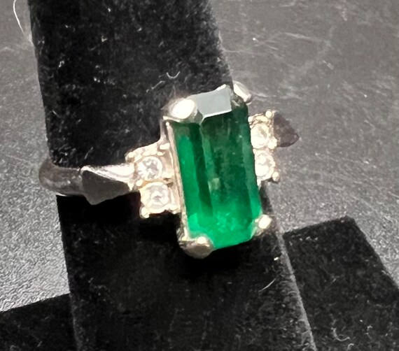 Avon emerald ring deals