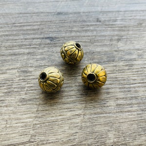 3 BEAD - 16.5mm, Nepal Beads, Tibetan Brass Hand Curved Beads, Guru Beads, Focal Beads, FZB06