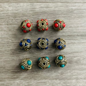 3 CUENTAS - Cuentas étnicas nepalesas, cuentas tribales tibetanas, engaste de lapislázuli, coral y turquesa sobre latón, cuentas Gurú, 14 mm, FZB05T, FZB05L, FZB05C