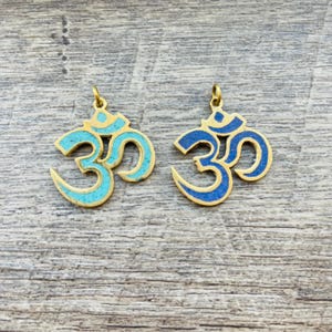 Om Pendant, Turquoise Inlays Tibetan silver Om, Yoga Charm, Zen Life, Positive Vibes..33mm..ASK13