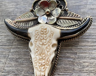 Buffalo Bone Longhorn Pendant: Tibetan Silver Southwestern Style