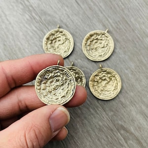 ペンダント 1 個 - 30 mm、背面に Om シンボルが付いたチベット暦ペンダント、スピリチュアルなネパールペンダント、マーラ作りペンダント、ASK-04