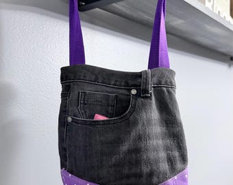 Bolso pequeño de mezclilla con lunares morados – Jeans reciclados hechos a mano, estilo grunge Y2K