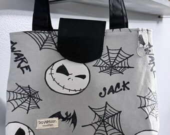Bolso de esqueleto – Bolso gótico de Halloween con calaveras, telarañas y murciélagos, bolso pequeño y espeluznante reciclado.