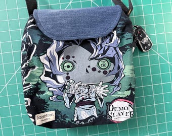 Bolso bandolera de anime – Bolso de mezclilla reciclado hecho a mano con estampado manga, cuatro bolsillos, regalo para otakus y otakus