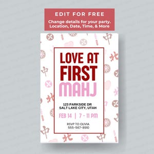 Puede incluir: Una tarjeta de invitaci&oacute;n blanca con un borde rojo y el texto "LOVE AT FIRST MAHJ" en rojo y rosa. La tarjeta incluye detalles del evento: fecha, hora, lugar e informaci&oacute;n de RSVP. El fondo presenta un patr&oacute;n de s&iacute;mbolos de Mahjong rosas y marrones.