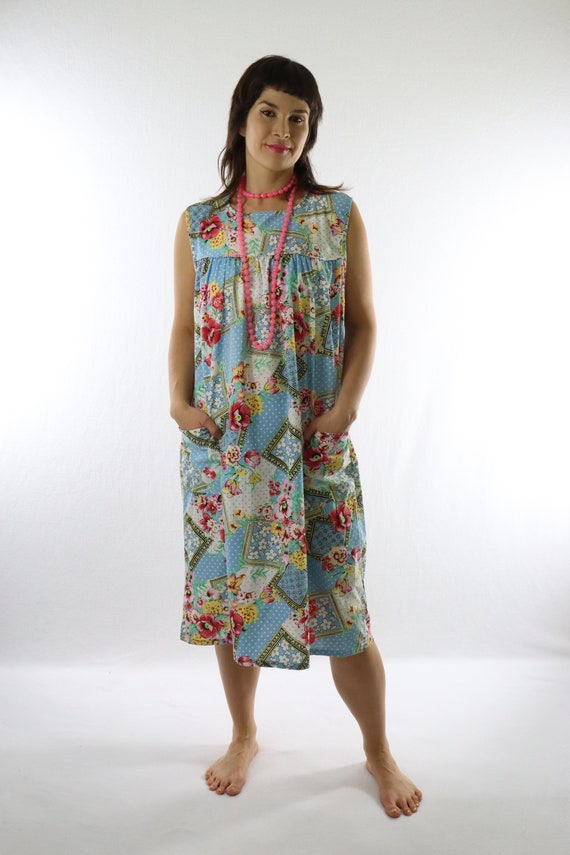 Floral 1970's Mumu House Dress Sleeveless Hippie G