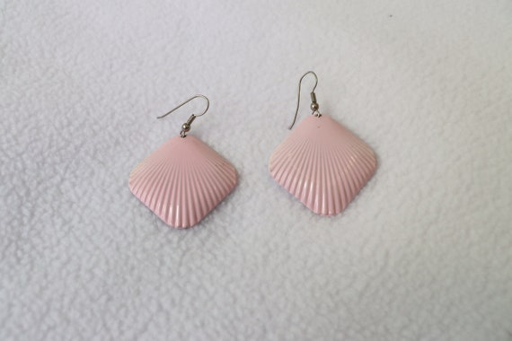 She Sells Seashells Statement Earrings Pastel Pin… - image 3