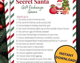 Könnte beinhalten: Eine Secret Santa Geschenketausch-Spielkarte mit einem rot-grün diagonal gestreiften Rand. Die Karte zeigt einen Cartoon-Weihnachtsmann, einen Weihnachtsbaum und einen Lebkuchenmann. Sie enthält eine Liste mit achtzehn Fragen.