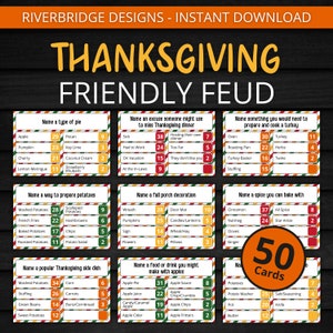 Può includere: Un set di 50 carte da gioco a tema Ringraziamento con strisce rosse, verdi e bianche. Le carte presentano suggerimenti per un gioco di "Friendly Feud" a tema Ringraziamento. Le carte includono suggerimenti come "Nomina un tipo di torta", "Nomina una scusa che qualcuno potrebbe usare per perdere la cena del Ringraziamento", "Nomina qualcosa di cui avresti bisogno per preparare e cucinare un tacchino", "Nomina un modo per preparare le patate", "Nomina una decorazione per il portico autunnale", "Nomina una spezia che puoi usare per cuocere", "Nomina un contorno popolare del Ringraziamento", "Nomina un cibo o una bevanda che potresti fare con le mele".