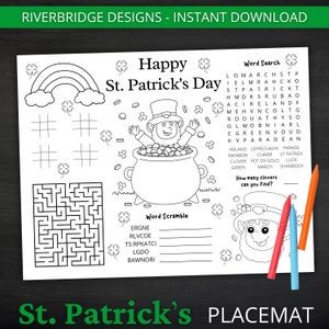 Op de afbeelding: Een zwart-witte printbare St. Patrick's Day-placemat met een woordzoeker, woordpuzzel en een doolhof. De placemat heeft een cartoon-kabouter met een pot goud en een regenboog.