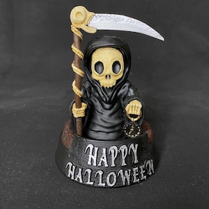 Halloween Decor, Reaper Statue, Halloween Gift, Spooky Decor, Ghost halloween figurines, Gothic Home Decor, Trick or Treat