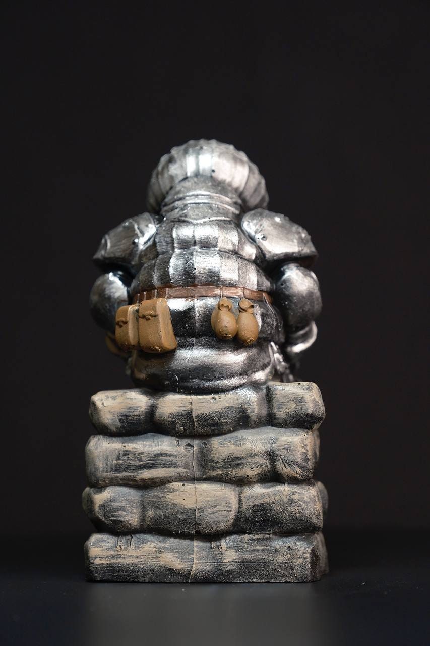 ダークソウルのフィギュア、オニオンナイトの像、カタリナの