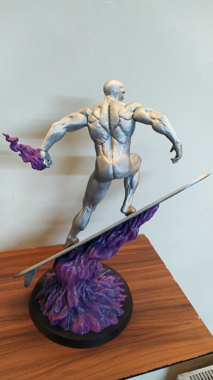 シルバーサーファー像、シルバーサーファーフィギュア、シルバー