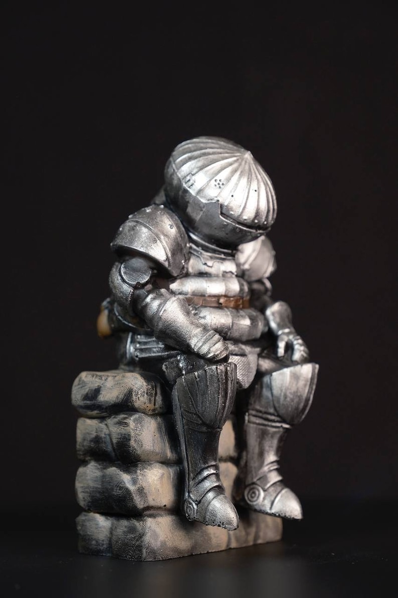 Dark Souls figure, Onion knight Statue, Siegmeyer of Catarina figure, Handmade Painting, Video Games Gift, collectible statue, Great Quality image 4