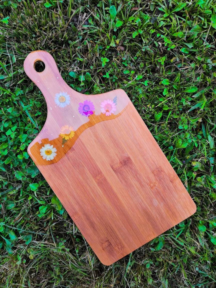 Planche à Découper en Bambou et Fleurs Séchées
