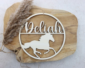 Personalisiertes Namensschild mit Pferd aus Holz