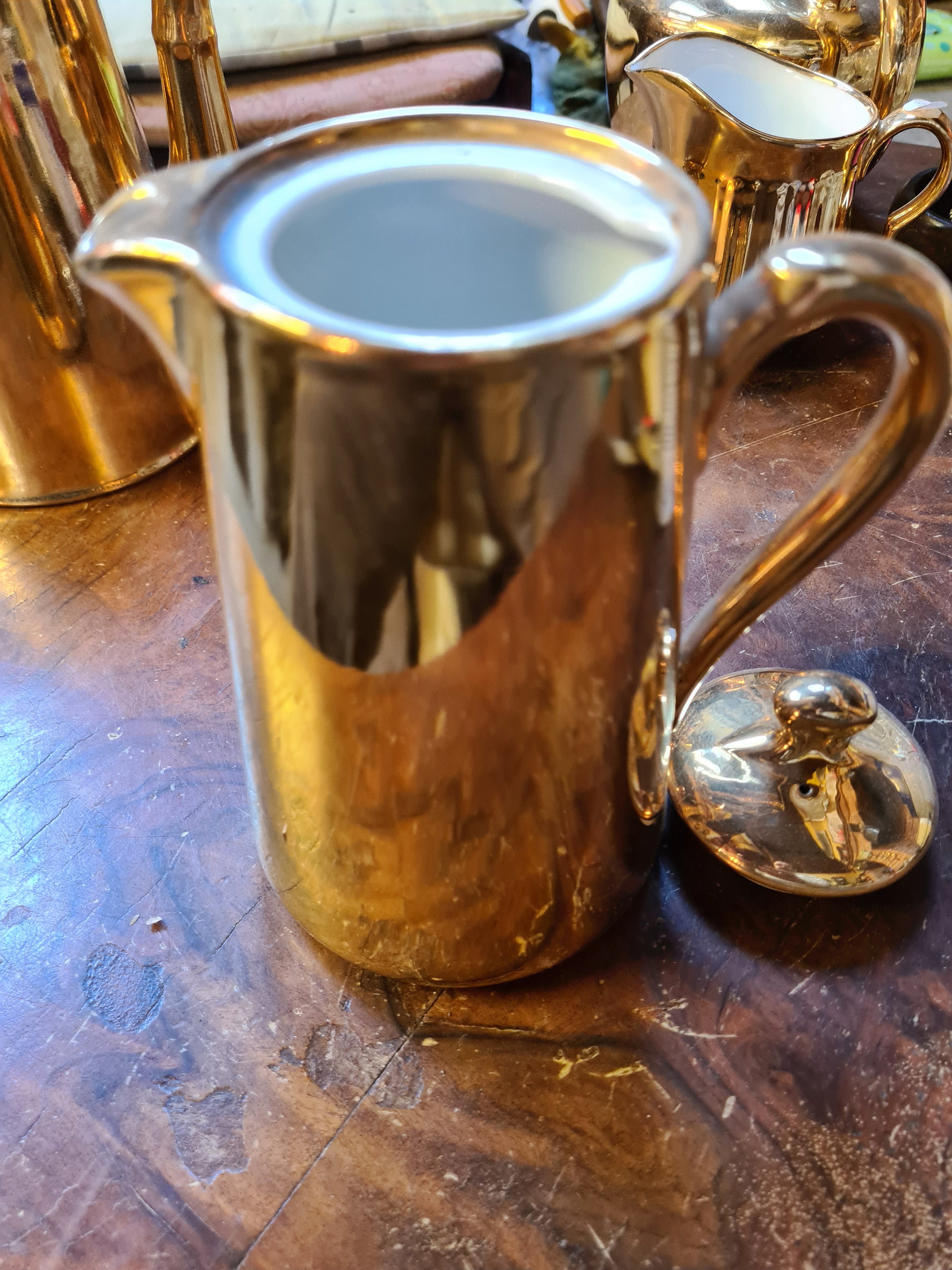  Worcester - 英国製 WORCESTER ❁最高級ライン 豪華な金彩仕上げ プラター Set of 9 Vintage Royal Worcester Gold Lustre Cups and Saucers