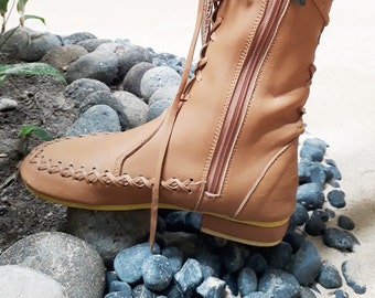 Stivaletti da donna in vera pelle, stivaletti con lacci, FATTI A MANO, originali al 100% in pelle.