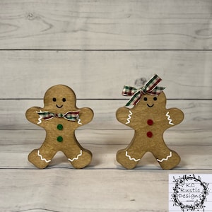 Gingerbread wood set/Gingerbread decor/Christmas decor/farmhouse/ tier tray decor/ Gingerbread man/Gingerbread woman/mantle decor/