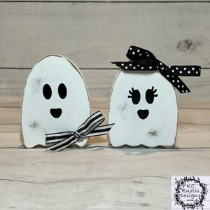 Halloween wood ghost set/ Halloween decor/ farmhouse/ tier tray decor/ ghost/ mantle decor/ buffet decor