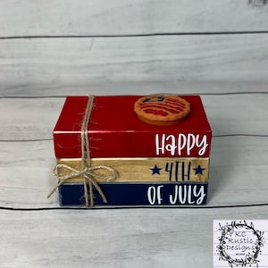 Happy 4th of July mini wood book stack with faux pie/patriotic decor/tier tray decor/ 4th of July decor/ wood books/book bundle/American pie