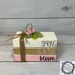 Spring mini wood book stack/tier tray decor/spring decor/ wood books/ book bundle/ flowers/farmhouse/spring tier tray/home decor