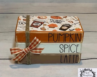 Mini pila de libros de otoño / calabaza especiada / café con leche / granja / decoración de bandeja escalonada / libros de madera / paquete de libros