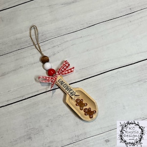 Gingerbread wood beaded scoop/ tiered tray decor/ Christmas decor/ Gingerbread decor/ Christmas scoop/ canister garland/ wood scoop