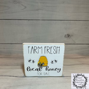 Bee wood sign/ Farm fresh honey sign/ bee decor/ bee tier tray/ summer decor/ spring decor