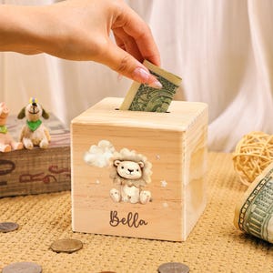 Tirelire cochon en bois lion mignon, tirelire nom personnalisé, tirelire personnalisée, cadeau de baptême, cadeau de fête d'anniversaire, cadeau bébé fille/garçon