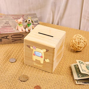 Gepersonaliseerde naamspaarpot, schattige kinderbank, CartoonMoney Box, houten geldkist, cadeaus voor kinderen, verjaardagscadeau baby, gele muntbank