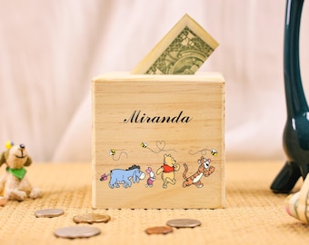 Gepersonaliseerde houten Winnie de Poeh-spaarpot: gepersonaliseerd kindercadeau