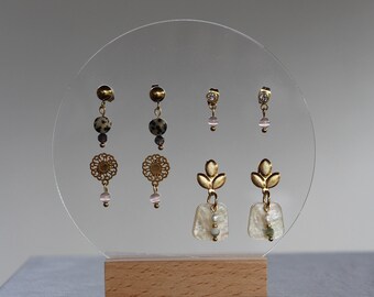 Acrylic jewelry display for presenting earrings