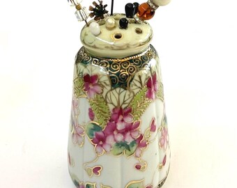 Vintage Nippon Porcelain Hat Pin Holder: Hand-painted  display picture 3