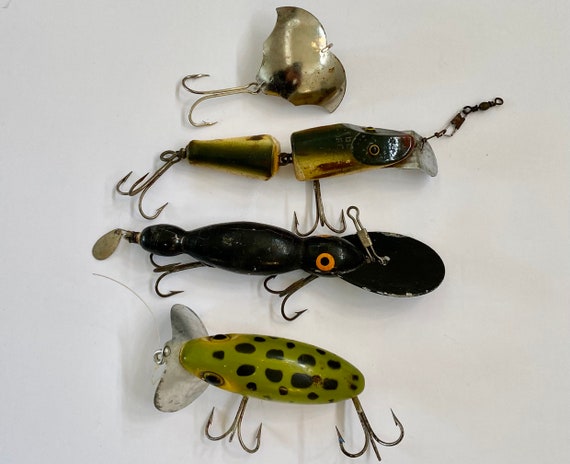 Vintage Fred Arbogast JITTERBUG Yellow/Sil 1 3/4 Topwater/Surface Fishing  Lure