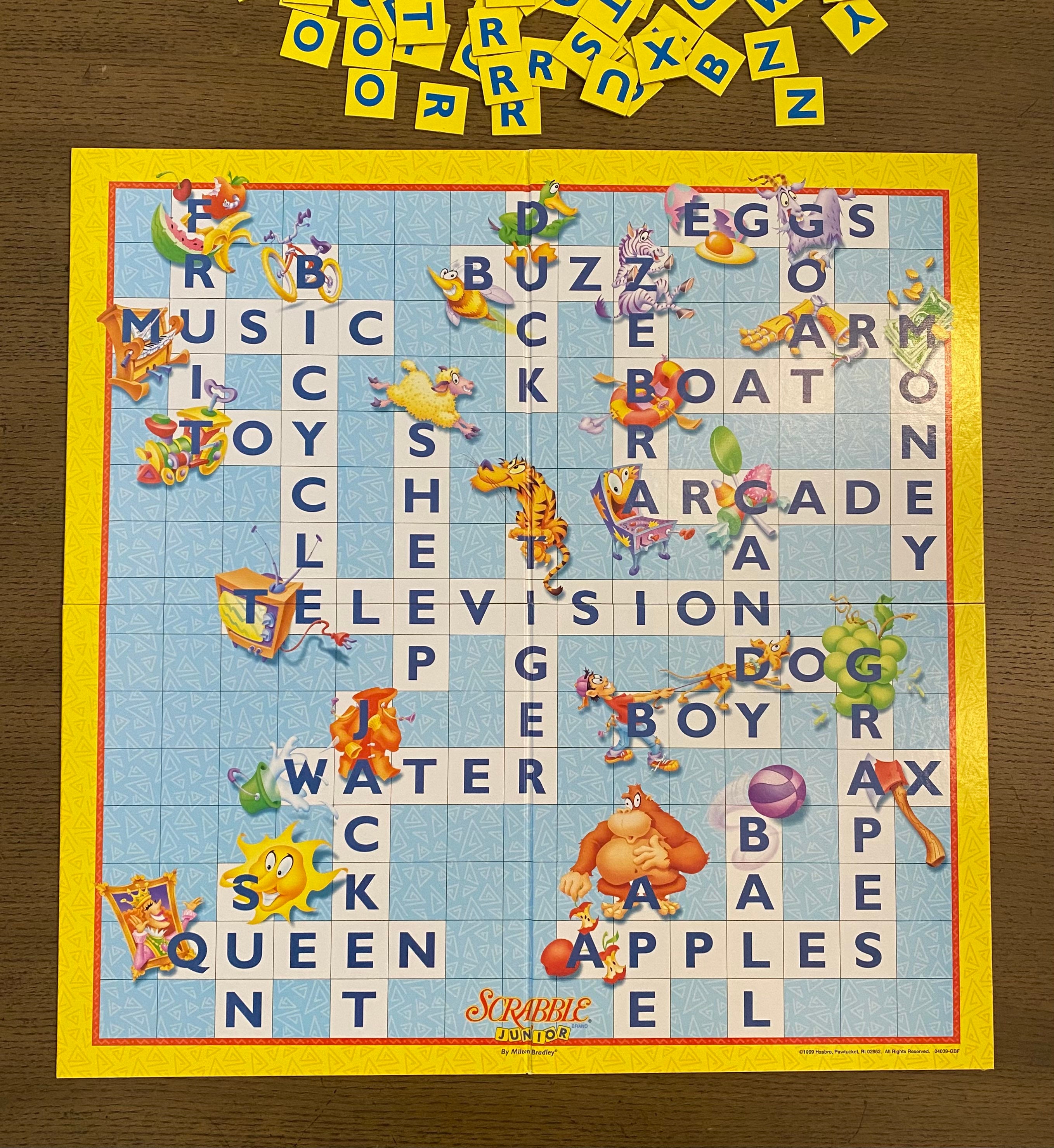 Scrabble Deluxe Edition Turntable Rotating Board Game MB