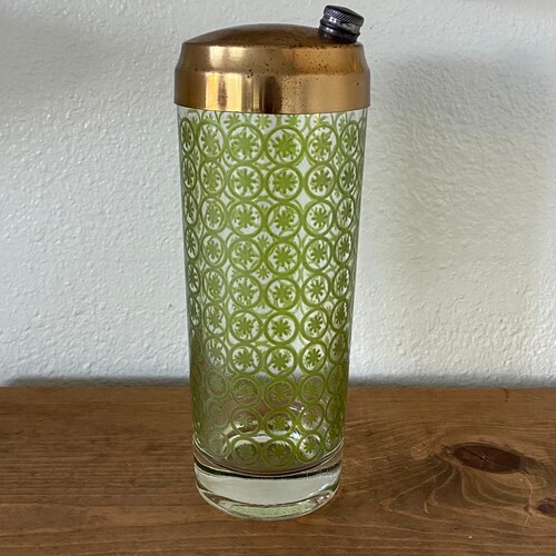 Vintage MCM Cocktail shops Shaker Clear Glass with Avocado Green Atomic Asterisk / Starburst Design and Chrome Lid