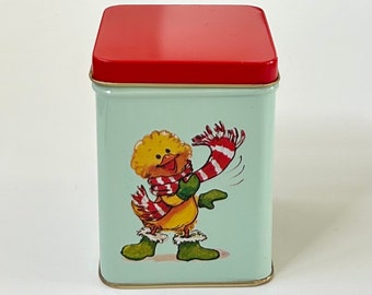 Suzy's Zoo Christmas Tin Enesco Hong Kong 1979 Vintage Decor Storage Children's Collectibles Box Snack Bar Ideas