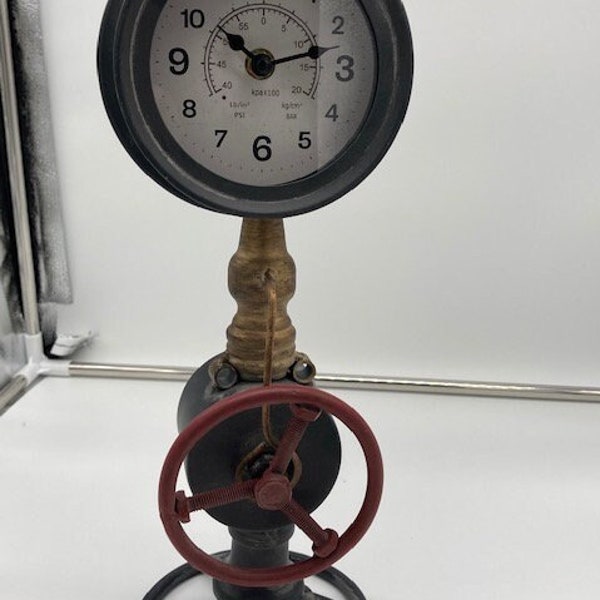 Steampunk Red Pipe Plomberie Horloge Industrielle