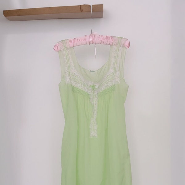 Gorgeous nightgown lace semi sheer green vintage dress robe gown 60s