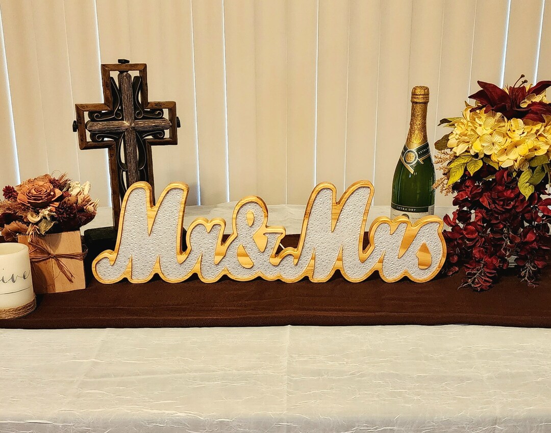 Mr and Mrs Wood LED Sign for Wedding Sweetheart Table - Etsy