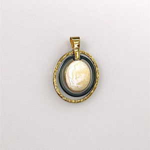 Silver Gold-Plated & Rhodium-Plated Amber Pendant with Hammered Bezel, Opaque Yellow Classic Oval Baltic Amber Gemstone, Elegant