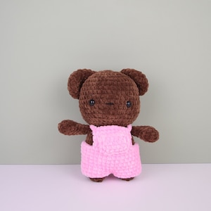 Bobo the bear crochet pattern. DIY amigurumi crochet pattern. Make your own adorable bear. Great gift. English PDF pattern, US terms.