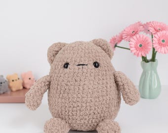 Chubby bear crochet pattern. Make your own cute chubby bear to cuddle with. Amigurumi pattern in English and Dutch