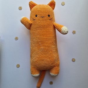 Big long cat crochet pattern. Create you own big long cat amigurumi plush. Great to cuddle with. Available in English and Dutch. DIY crochet image 1