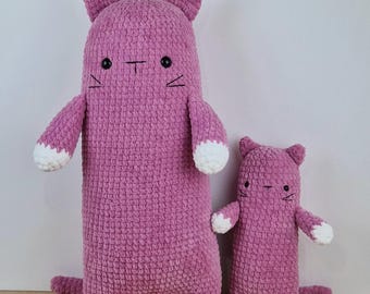 Small and big long cat crochet pattern. Create you own small and big long cat amigurumi plush. Available in English and Dutch. DIY crochet
