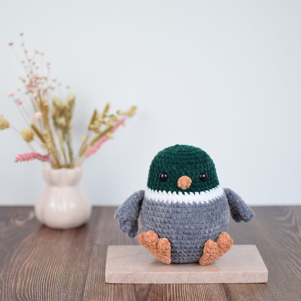 Lovely pigeon crochet pattern. Create your own adorable pigeon amigurumi. DIY Crochet pattern only.